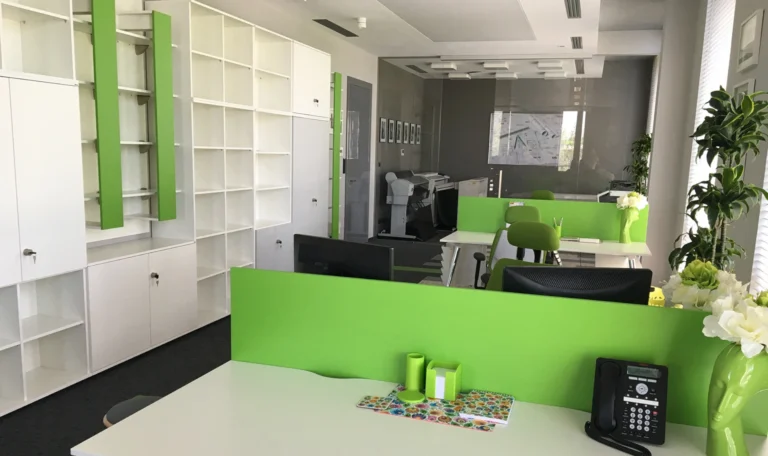 realizacja Mori Place nowoczesne wnętrza biurowe ergonomia w pracy wyposażenie biura Polonez Plus foto 3