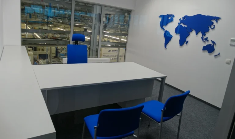 realizacja Mori Place nowoczesne wnętrza biurowe ergonomia w pracy projektowanie wnętrz BorgWarner Poland wyposażenie powierzchni biurowej open space stanowiska pracy sala konferencyjna foto 5