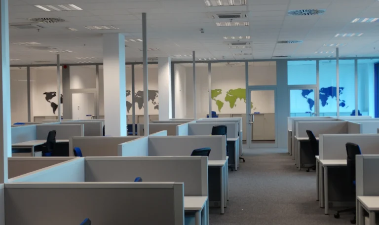 realizacja Mori Place nowoczesne wnętrza biurowe ergonomia w pracy projektowanie wnętrz BorgWarner Poland wyposażenie powierzchni biurowej open space stanowiska pracy sala konferencyjna foto 6