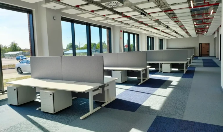 realizacja Mori Place nowoczesne wnętrza biurowe ergonomia w pracy wyposażenie biura Align Technology projekt wnętrz wyposażenie nowoczesnej powierzchni biurowej open space sala konferencyjna foto 1