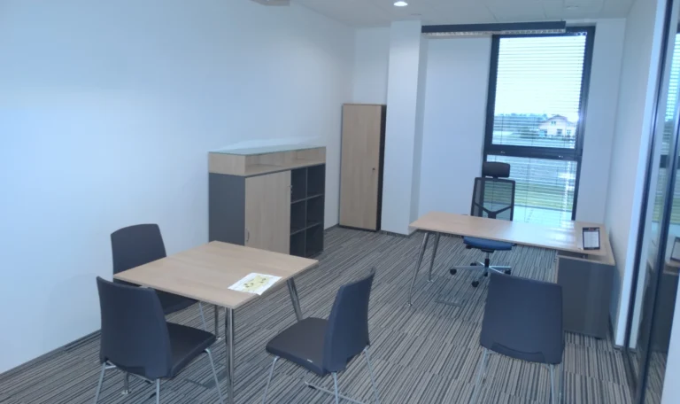 realizacja Mori Place nowoczesne wnętrza biurowe ergonomia w pracy wyposażenie biura Lubfarm SA projekt wnętrz gabinety dyrektorskie przestrzenie biurowe strefy wspólne zaplecze socjalne foto 1