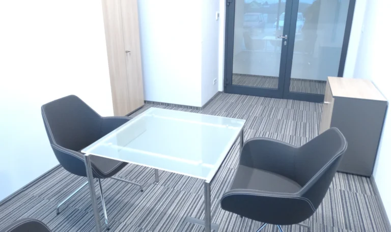 realizacja Mori Place nowoczesne wnętrza biurowe ergonomia w pracy wyposażenie biura Lubfarm SA projekt wnętrz gabinety dyrektorskie przestrzenie biurowe strefy wspólne zaplecze socjalne foto 2