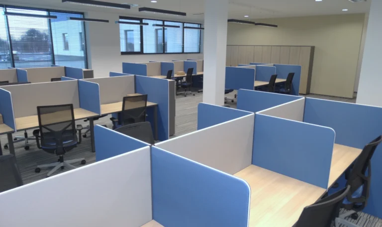 realizacja Mori Place nowoczesne wnętrza biurowe ergonomia w pracy wyposażenie biura Lubfarm SA projekt wnętrz gabinety dyrektorskie przestrzenie biurowe strefy wspólne zaplecze socjalne foto 4