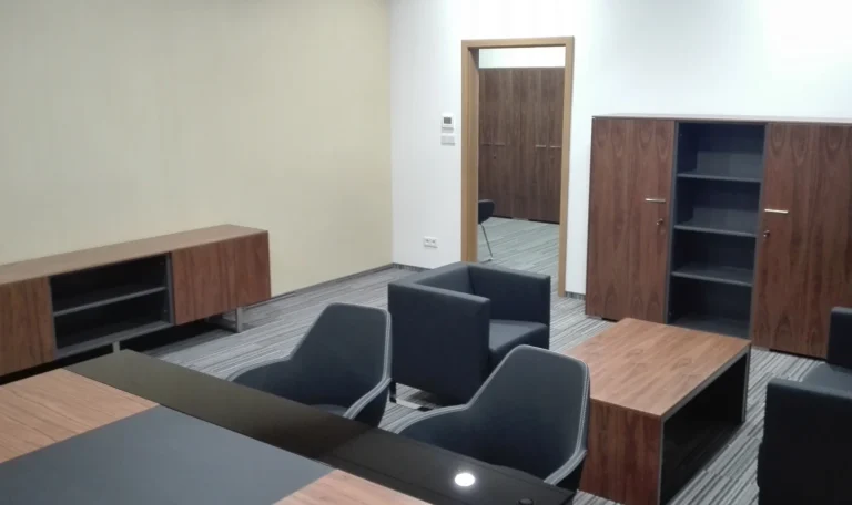 realizacja Mori Place nowoczesne wnętrza biurowe ergonomia w pracy wyposażenie biura Lubfarm SA projekt wnętrz gabinety dyrektorskie przestrzenie biurowe strefy wspólne zaplecze socjalne foto 8