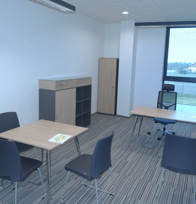 realizacja Mori Place nowoczesne wnętrza biurowe ergonomia w pracy wyposażenie biura Lubfarm SA projekt wnętrz gabinety dyrektorskie przestrzenie biurowe strefy wspólne zaplecze socjalne foto 1