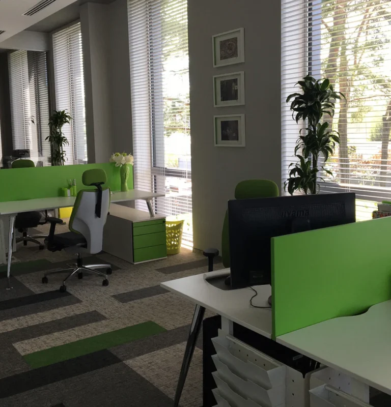 realizacja Mori Place nowoczesne wnętrza biurowe ergonomia w pracy wyposażenie biura Polonez Plus foto 1